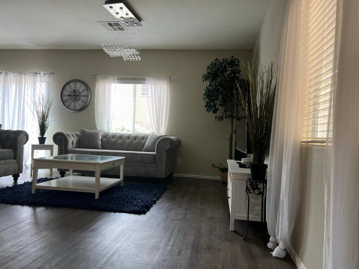 Spacious, Chic 3Bd, Sleeps 8 Convenient To Everything Las Vegas Exterior photo